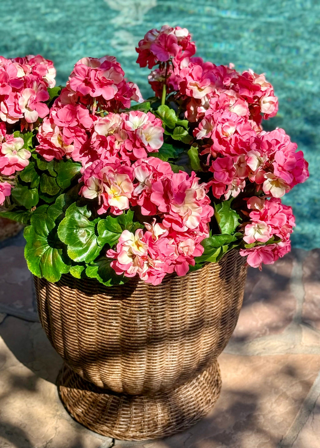 Fake Geranium Indoor/Outdoor Water Resistant Bush in Pink - 19"