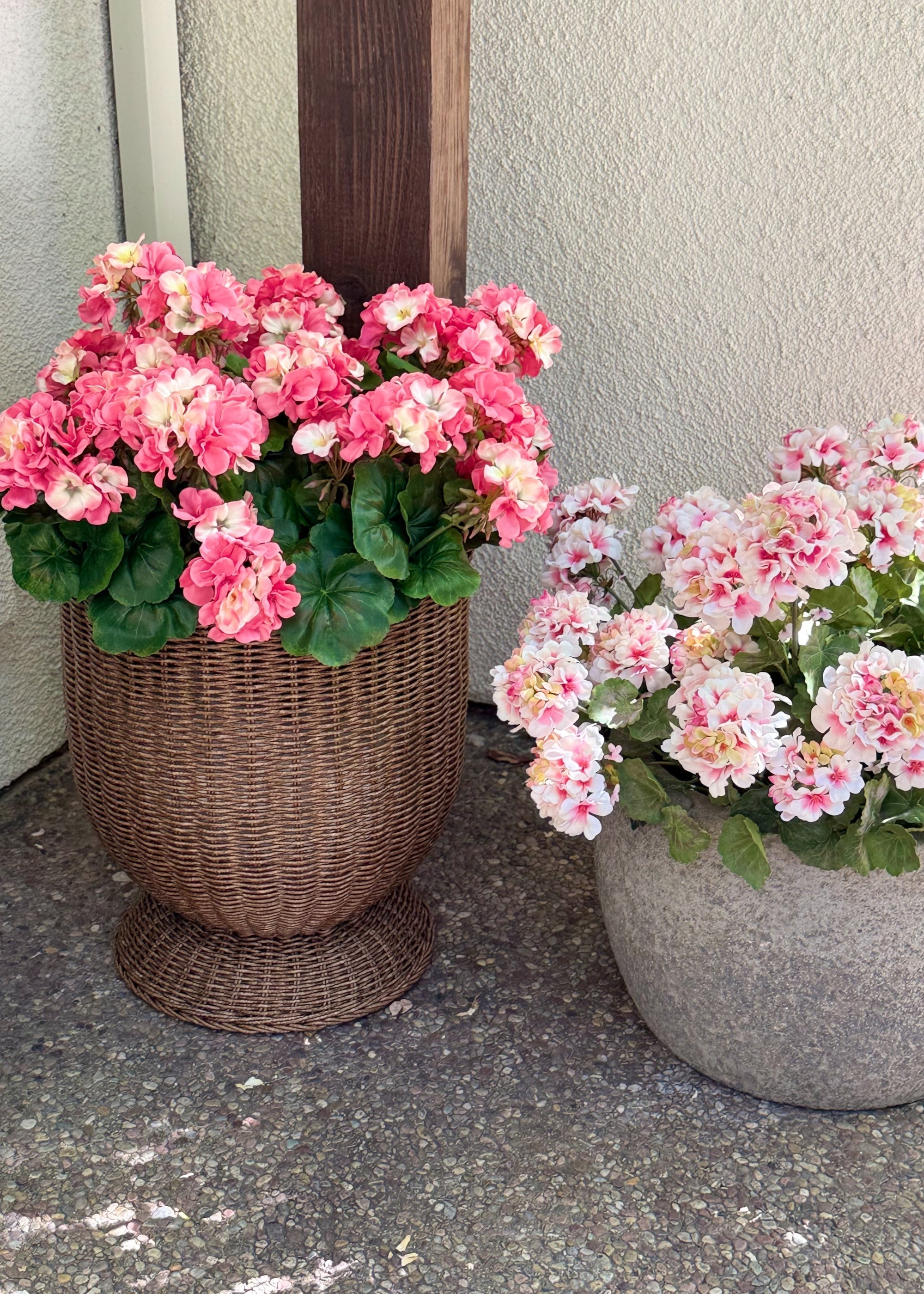 Fake Geranium Indoor/Outdoor Water Resistant Bush in Pink - 19"
