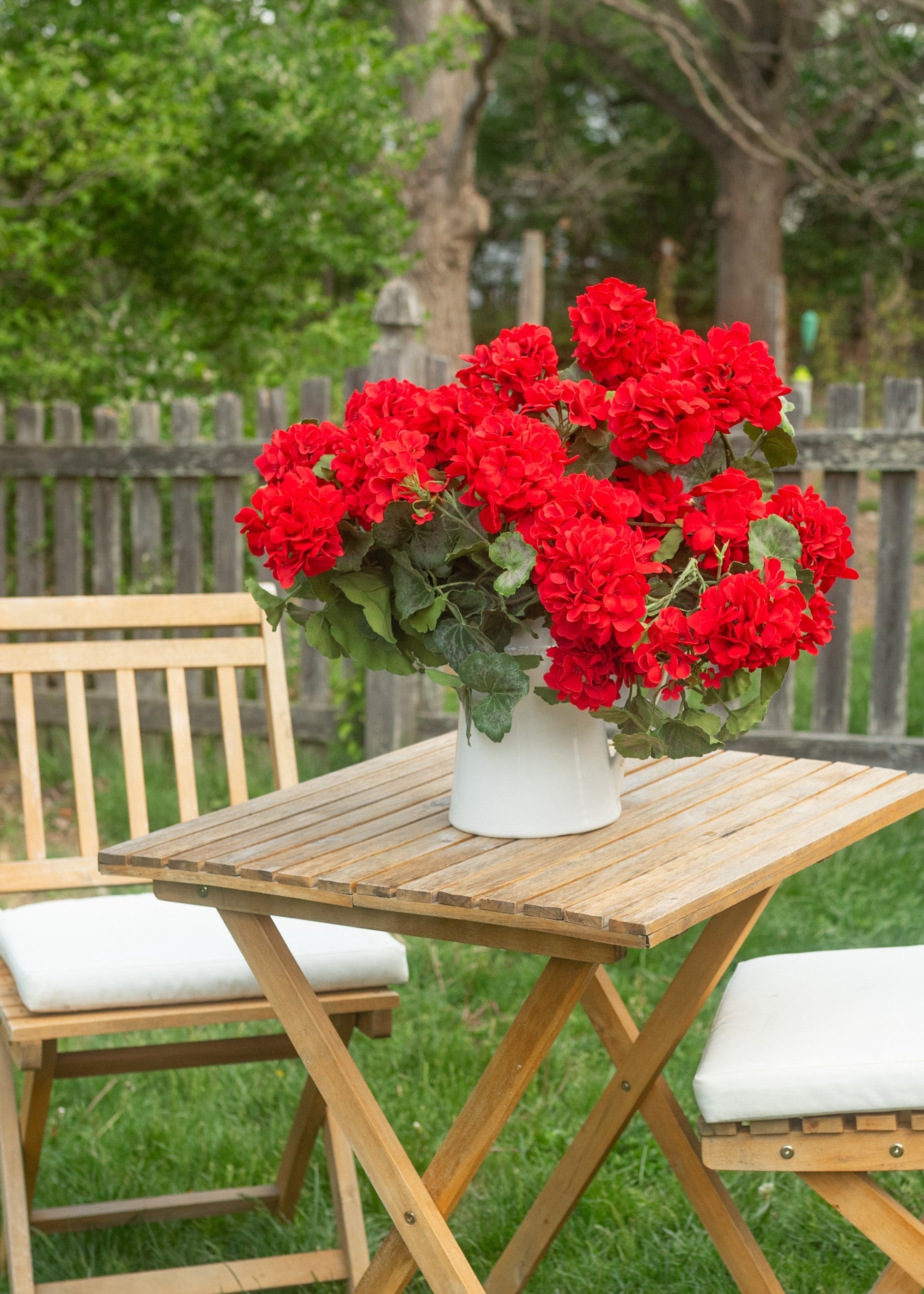 Fake Indoor/Outdoor Red Geranium Water Resistant Bush - 24"